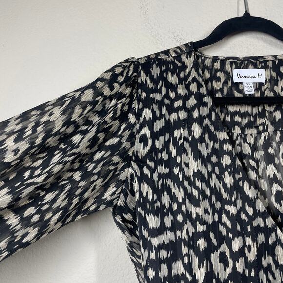 Veronica M Size XS Animal Print Wrap Top Blouse Tan Black Tie Side Long Sleeves - Picture 4 of 8